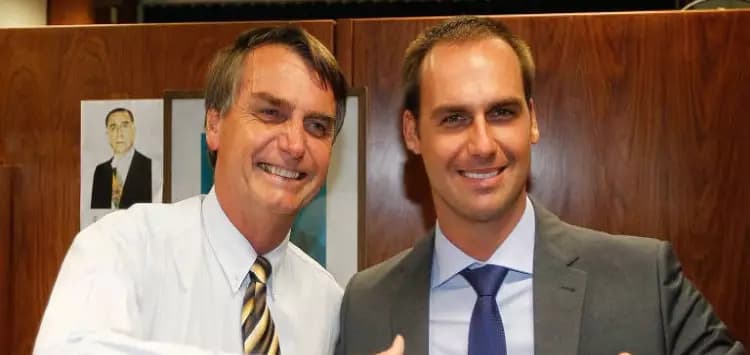Bolsonaro é proibido de falar com o filho e terá que usar tornozeleira eletrônica: veja outras medidas impostas pelo STF