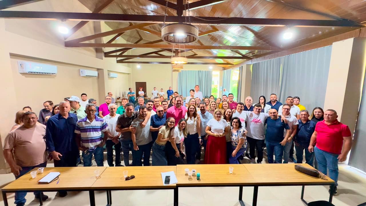 NINA SOUZA REÚNE LIDERANÇAS DE 14 MUNICÍPIOS E AMPLIA ARTICULAÇÃO POLÍTICA NO INTERIOR DO RN