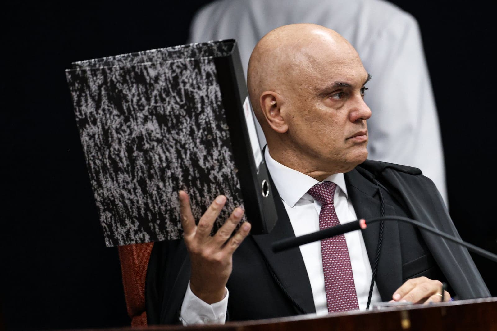 Mensagens entre Vorcaro e Moraes: veja tudo o que a PF descobriu sobre a relação