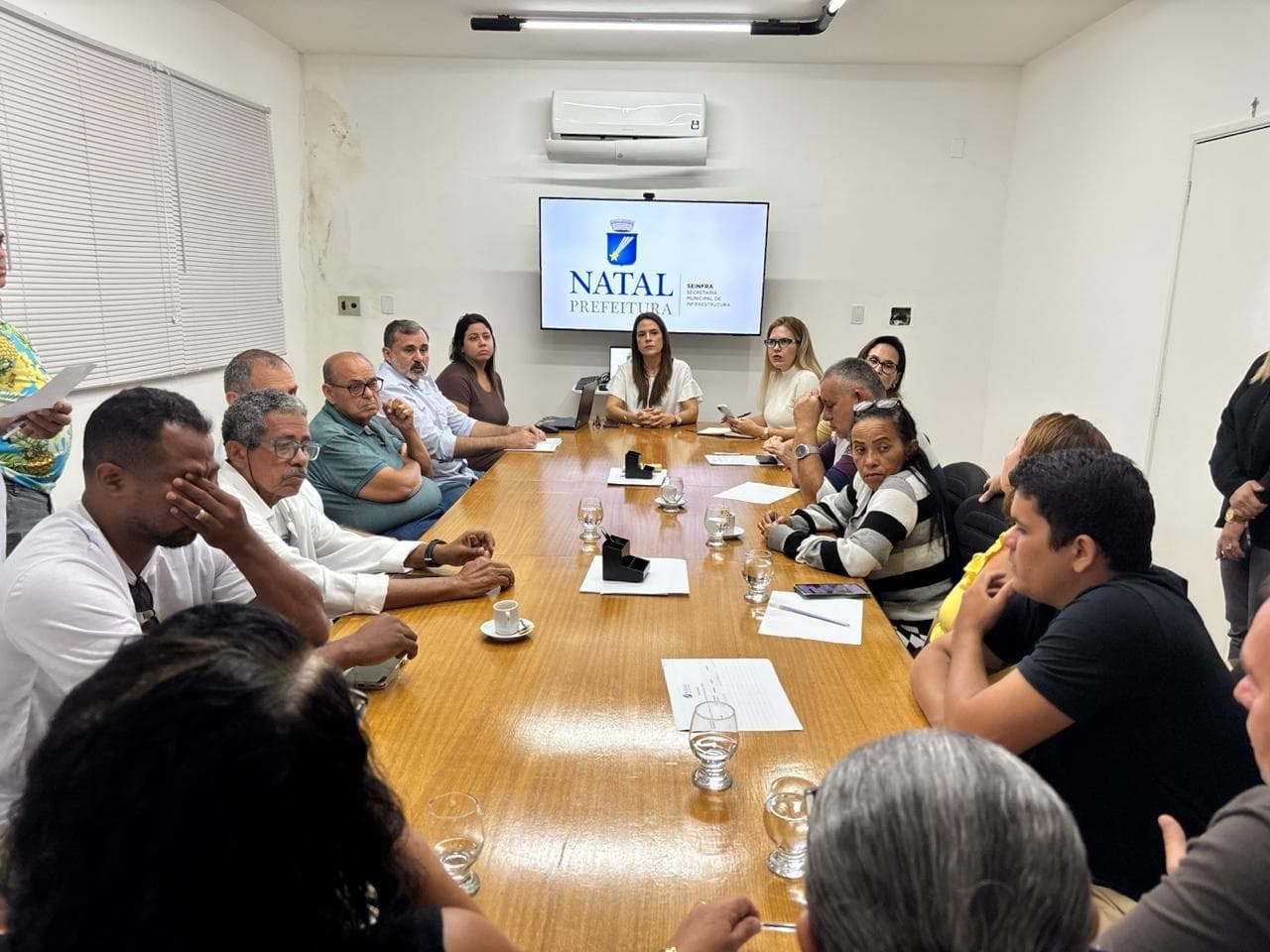 Prefeitura recebe moradores e apresenta andamento das ações no José Sarney e Jardim Primavera