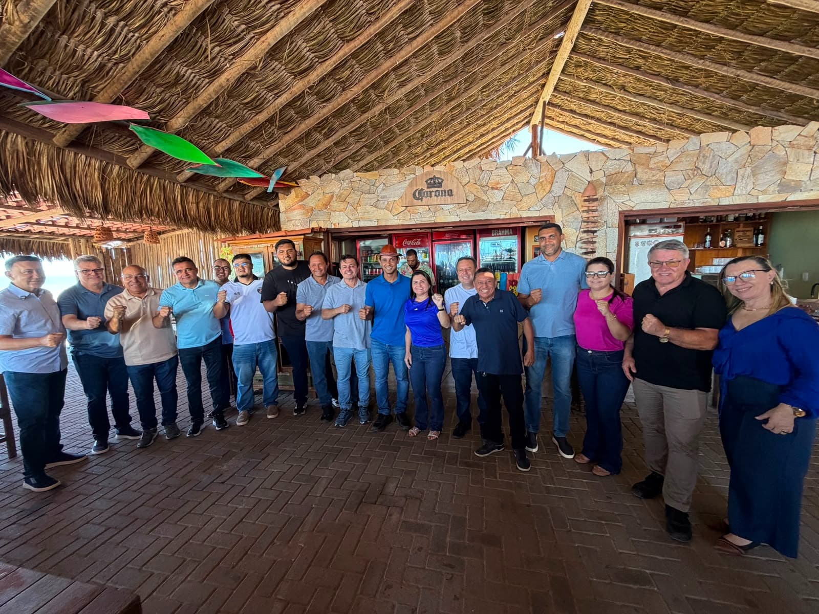 Allyson recebe apoio da Prefeita, vice, ex-prefeito, vereadores de Tibau e fortalece grupo na região da Costa Branca