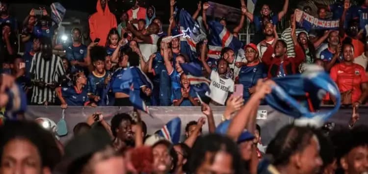 (Vídeo)Capital de Cabo Verde vira palco de grande festa após classificação histórica para a Copa do Mundo