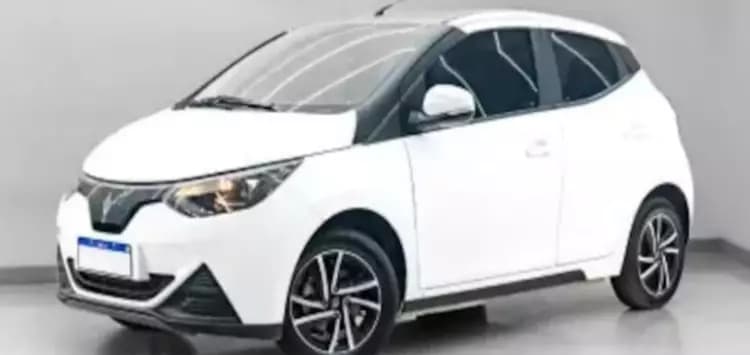 Emova lança carro elétrico mais barato do Brasil por R$ 69,9 mil e mira produção no Nordeste