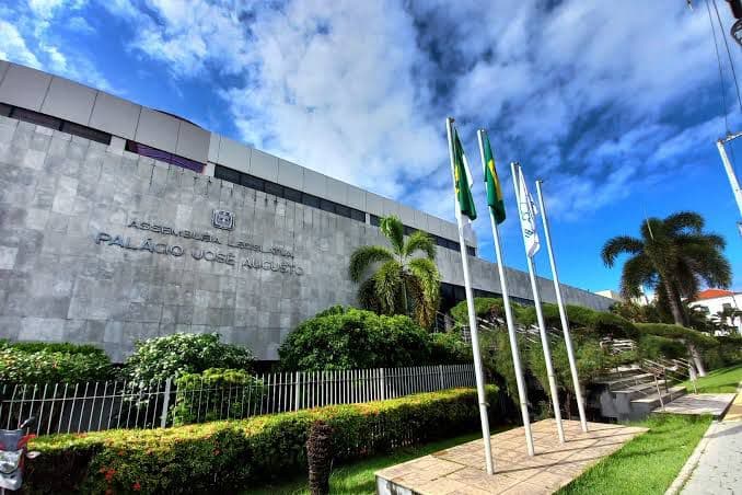 Ezequiel lidera pesquisa Media para deputado estadual; 61 nomes foram citados